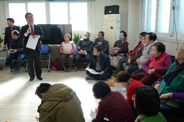 좌담회 첫째날 이야기 대표 이미지